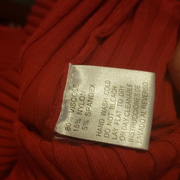 Like new Juniors Belldini viscose tank top form fitting - Picture 3 of 3